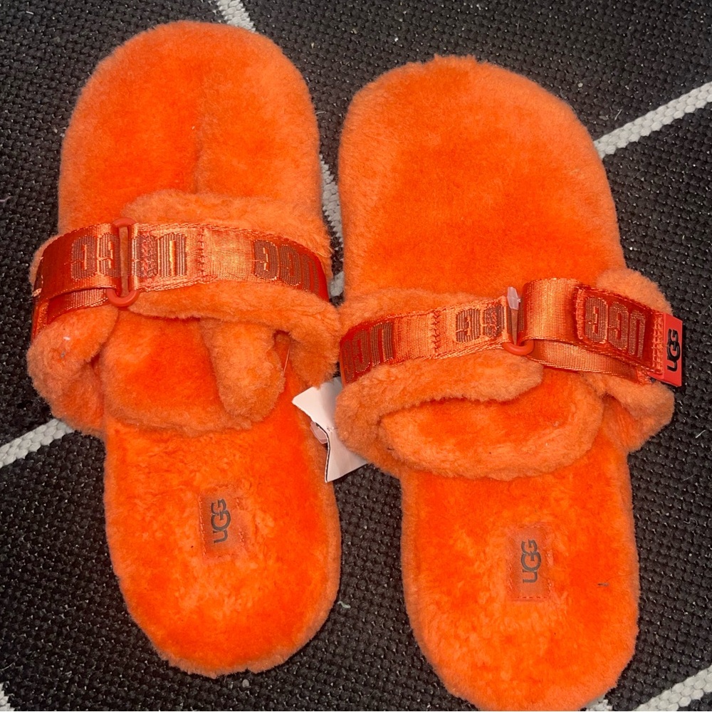 UGG Men's Fluff It Slide Slippers
Slides 1118150 EUC Sz 10 // WMNS 12